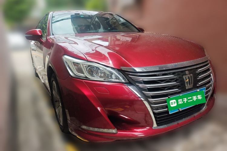 Used Toyota Crown 2015 2.0T Fashion Edition Front Right 45 Deg