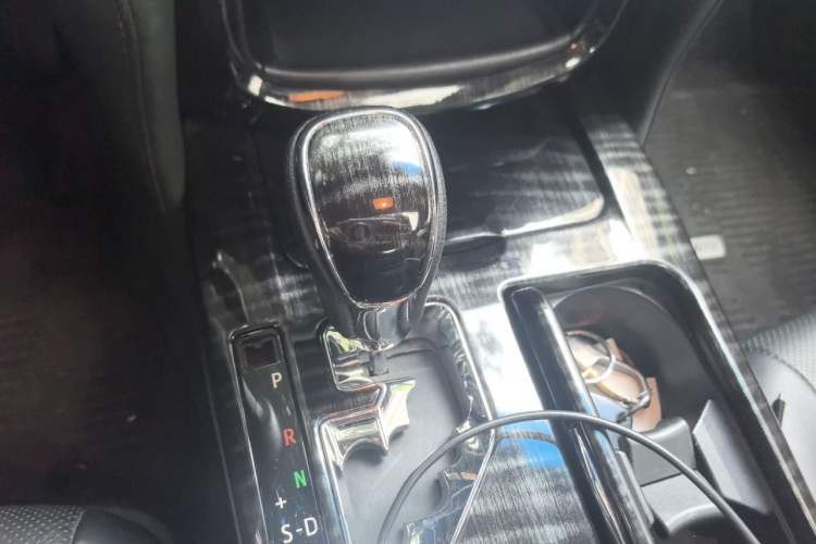 Used Toyota Crown 2015 2.0T Fashion Edition Gear Lever