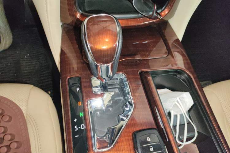 Used Toyota Crown 2015 2.0T Fashion Edition Gear Lever