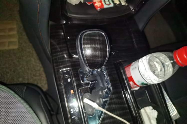 Used Toyota Crown 2015 2.5L Smart Edition Gear Lever