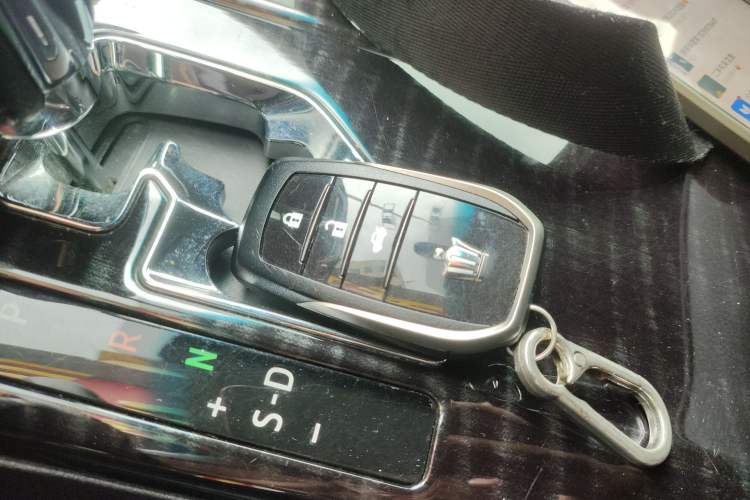 Used Toyota Crown 2015 2.5L Fashion Limited Edition Interior 1