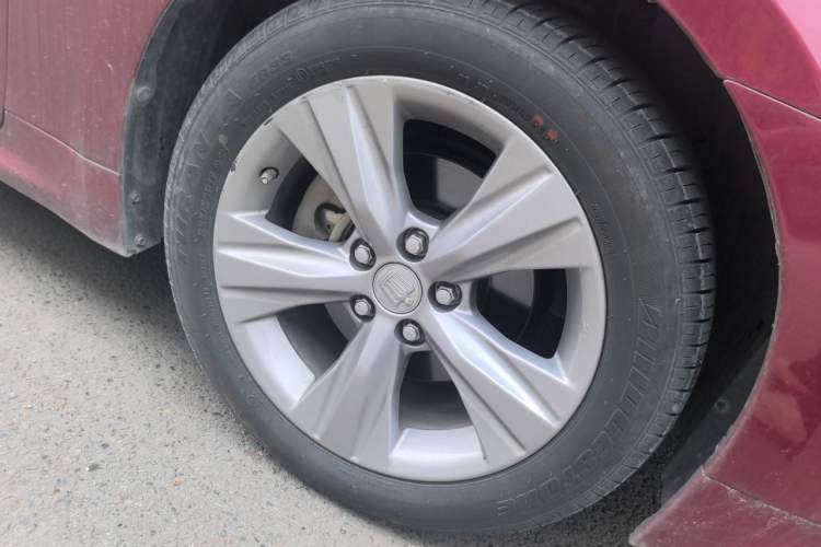 Used Toyota Crown 2015 2.0T Fashion Edition Right Front Wheel Hub