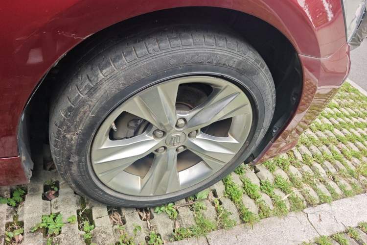 Used Toyota Crown 2015 2.5L Smart Edition Right Front Wheel Hub