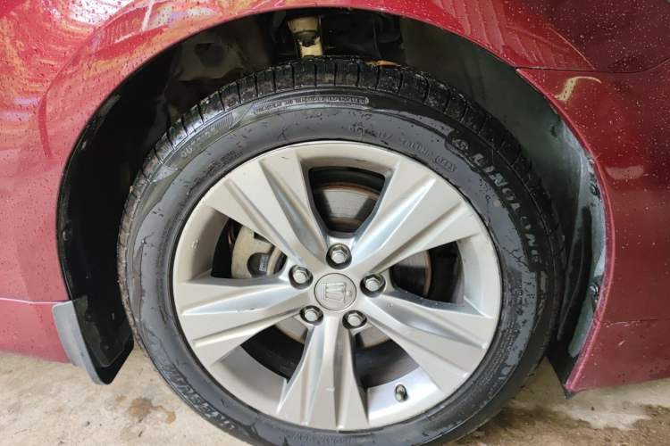 Used Toyota Crown 2015 2.0T Fashion Edition Right Front Wheel Hub