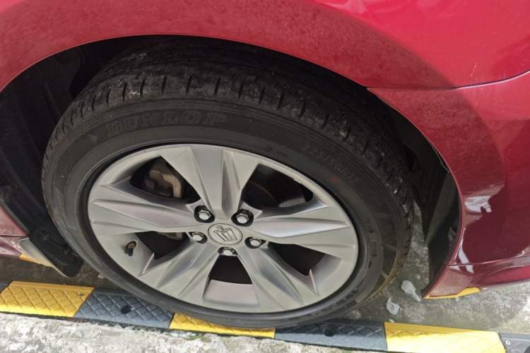 Used Toyota Crown 2015 2.0T Fashion Edition Right Front Wheel Hub