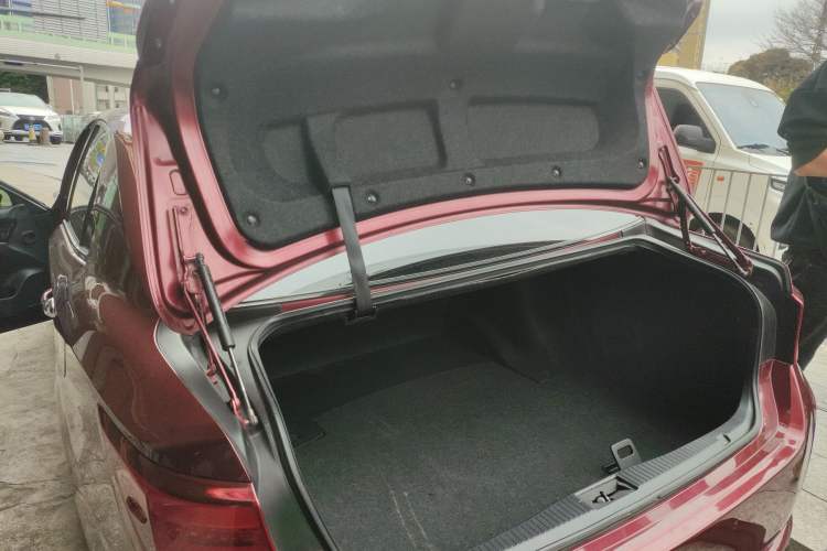 Used Toyota Crown 2015 2.5L Fashion Limited Edition Trunk