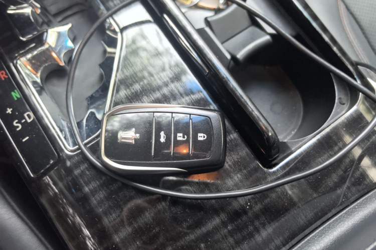 Used Toyota Crown 2015 2.0T Fashion Edition Vehicle Key