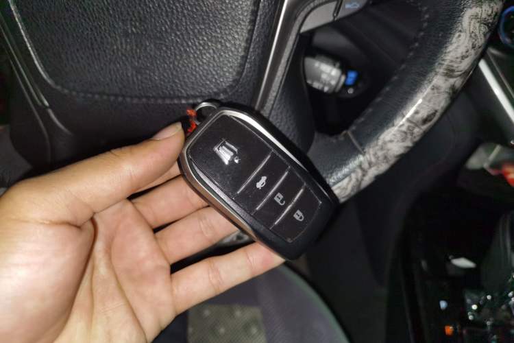 Used Toyota Crown 2015 2.5L Smart Edition Vehicle Key