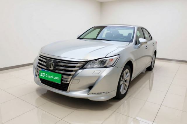 Ojetý Toyota Crown 2015 2.0T Fashion Edition
