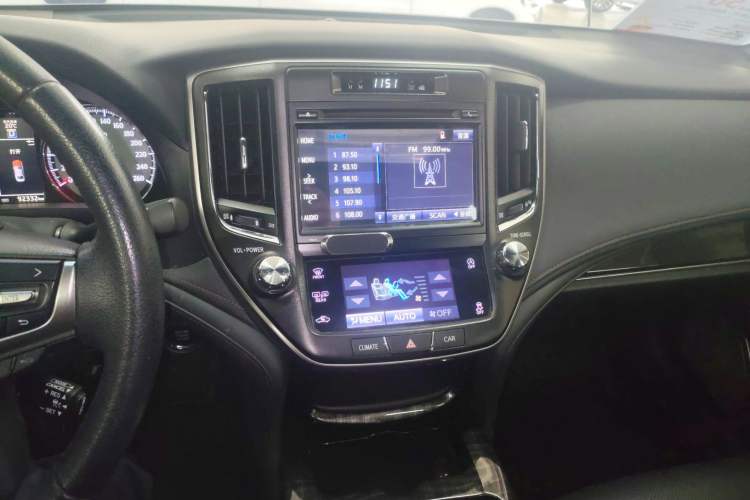 Used Toyota Crown 2015 2.0T Fashion Edition Audio And AC Panel