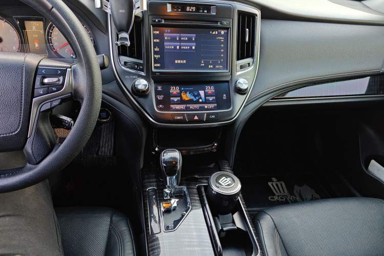 Used Toyota Crown 2015 2.5L Fashion Limited Edition Audio And AC Panel