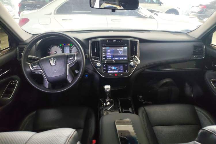 Used Toyota Crown 2015 2.0T Fashion Edition Center Console