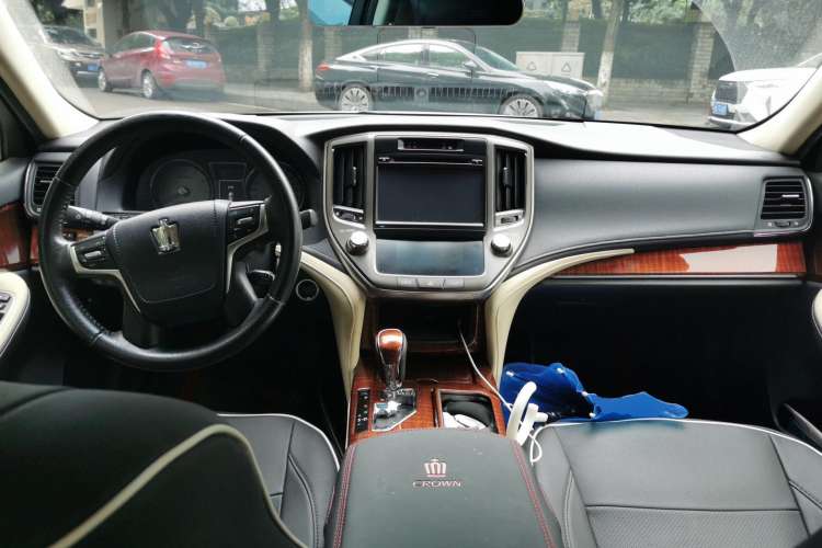 Used Toyota Crown 2015 2.0T Fashion Edition Center Console