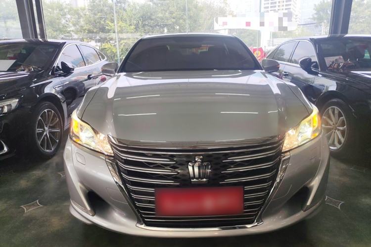 Used Toyota Crown 2015 2.0T Fashion Edition Front