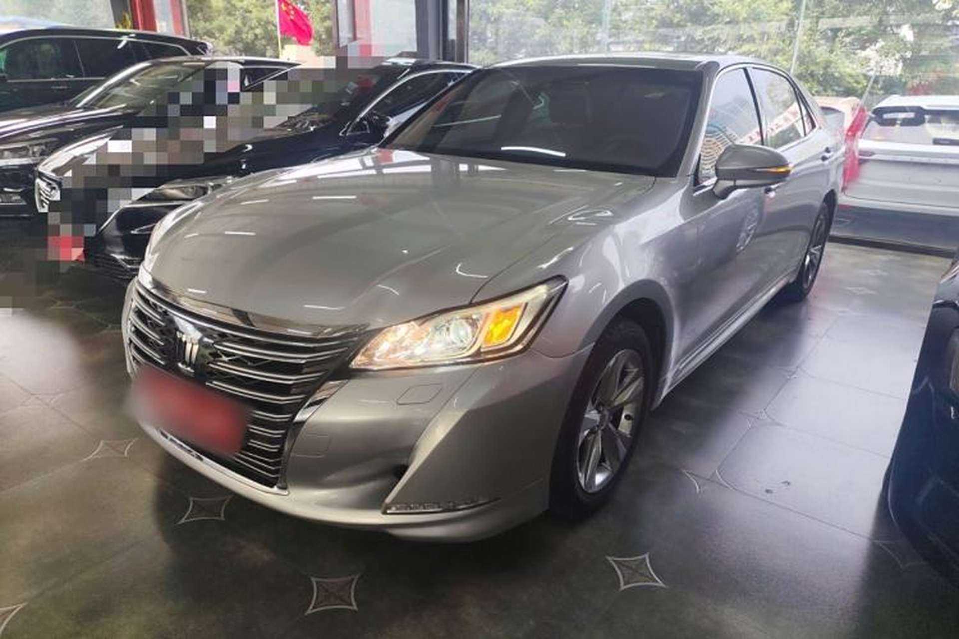 Used Toyota Crown 2015 2.0T Fashion Edition Front Left 45 Deg