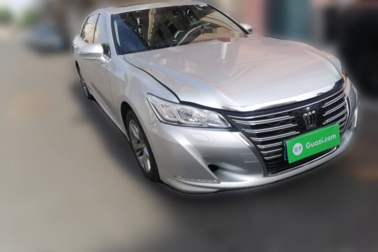 Used Toyota Crown 2015 2.5L Smart Edition Front Right 45 Deg
