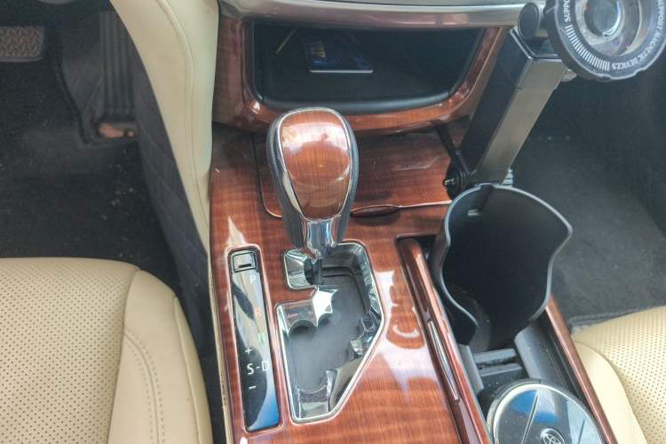 Used Toyota Crown 2015 2.5L Smart Edition Gear Lever