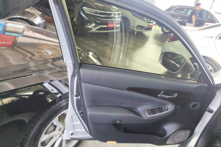 Used Toyota Crown 2015 2.0T Fashion Edition Left Front Door Interior