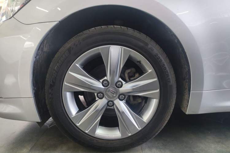 Used Toyota Crown 2015 2.0T Fashion Edition Left Front Wheel Hub