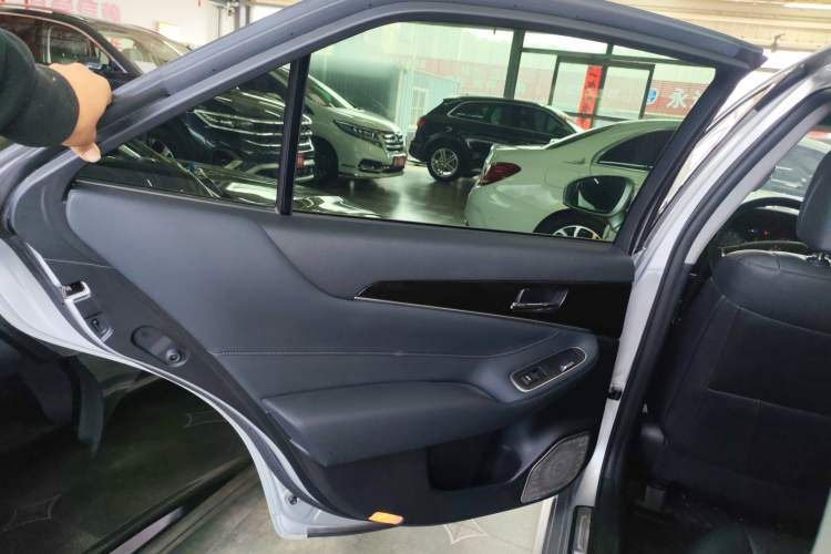 Used Toyota Crown 2015 2.0T Fashion Edition Left Rear Door Interior