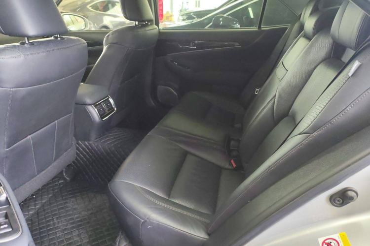 Used Toyota Crown 2015 2.0T Fashion Edition Left Rear Seat