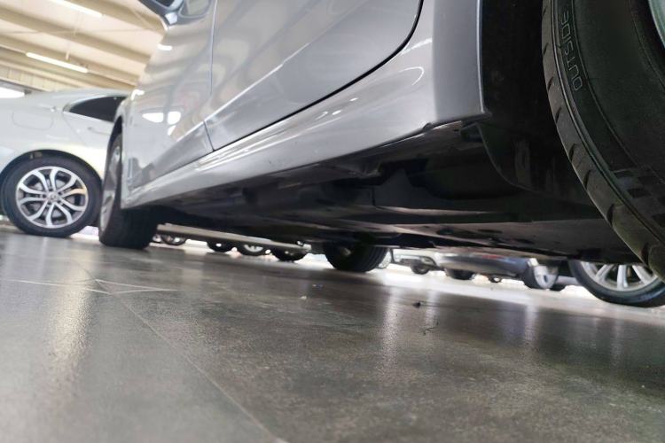 Used Toyota Crown 2015 2.0T Fashion Edition Left Side Sill