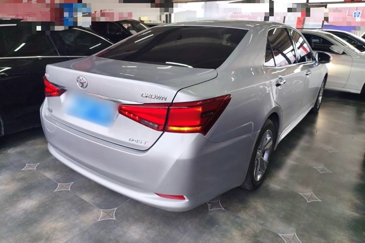 Used Toyota Crown 2015 2.0T Fashion Edition Rear Right 45 Deg