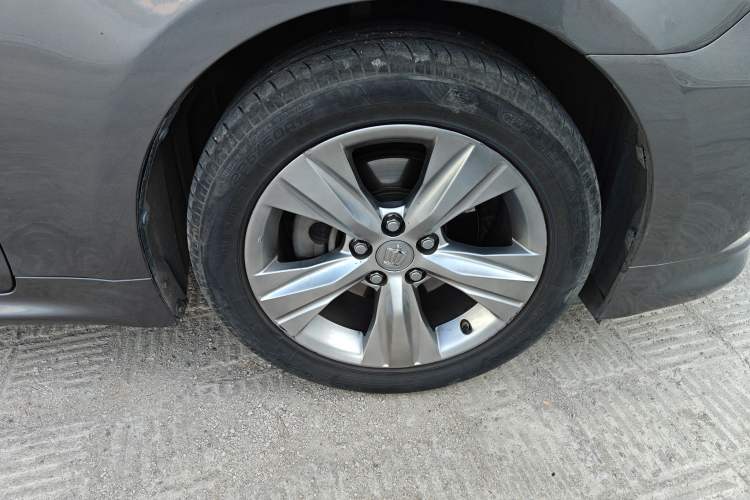 Used Toyota Crown 2015 2.5L Fashion Limited Edition Right Front Wheel Hub