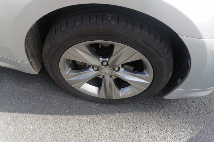 Used Toyota Crown 2015 2.5L Smart Edition Right Front Wheel Hub