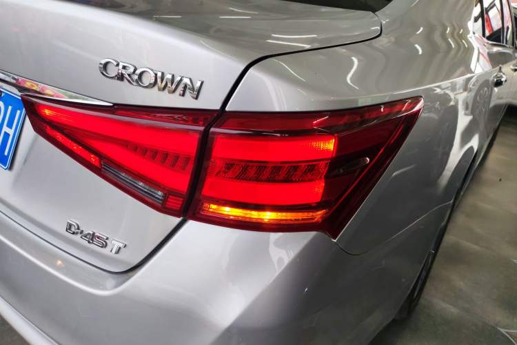 Used Toyota Crown 2015 2.0T Fashion Edition Right Rear Taillight