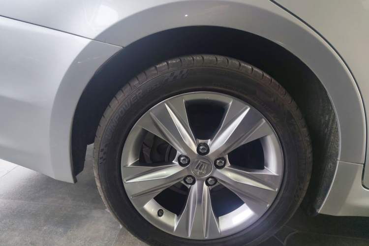 Used Toyota Crown 2015 2.0T Fashion Edition Right Rear Wheel Hub