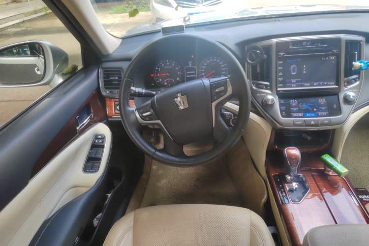 Used Toyota Crown 2015 2.5L Smart Edition Steering Wheel