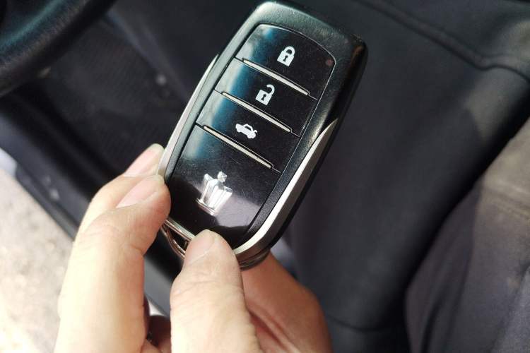 Used Toyota Crown 2015 2.5L Smart Edition Vehicle Key