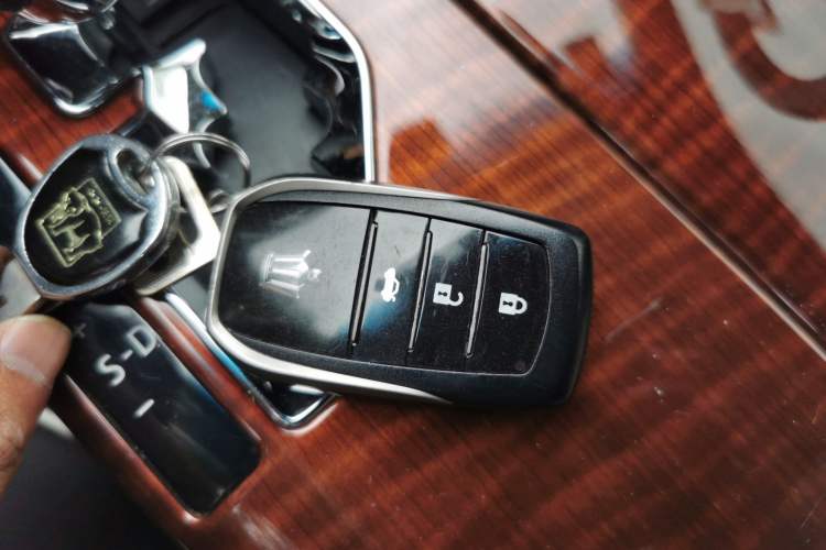 Used Toyota Crown 2015 2.0T Fashion Edition Vehicle Key