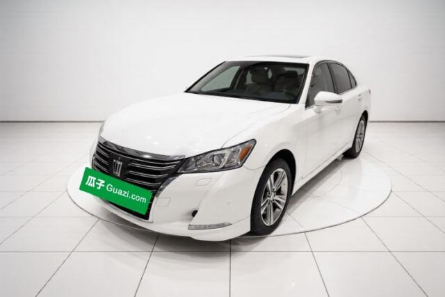 Ojetý Toyota Crown 2015 2.5L Fashion Limited Edition