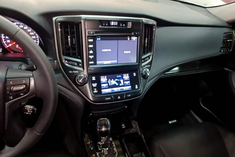Used Toyota Crown 2015 2.0T Fashion Edition Audio And AC Panel