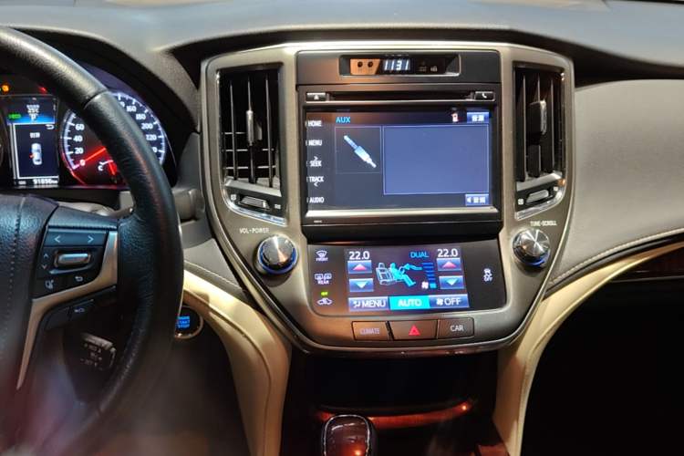 Used Toyota Crown 2015 2.5L Smart Edition Audio And AC Panel