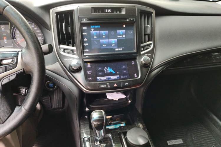 Used Toyota Crown 2015 2.0T Fashion Edition Audio And AC Panel