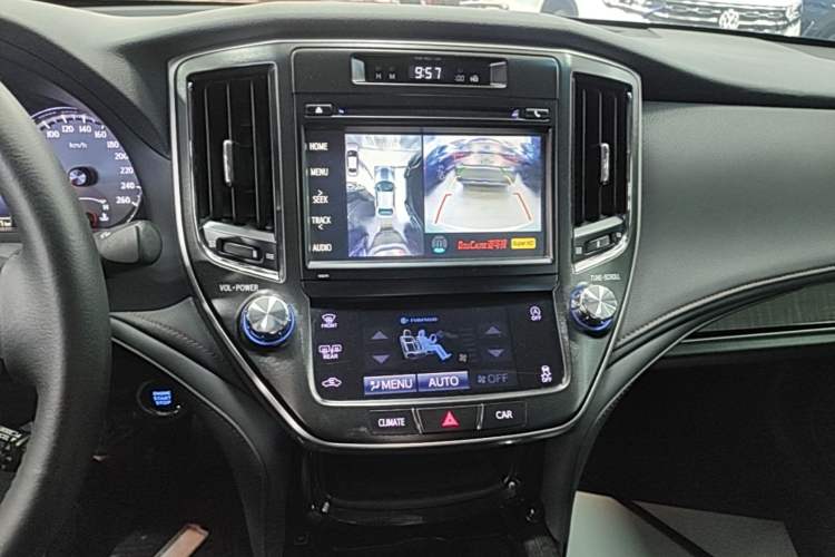 Used Toyota Crown 2015 2.0T Fashion Edition Audio And AC Panel