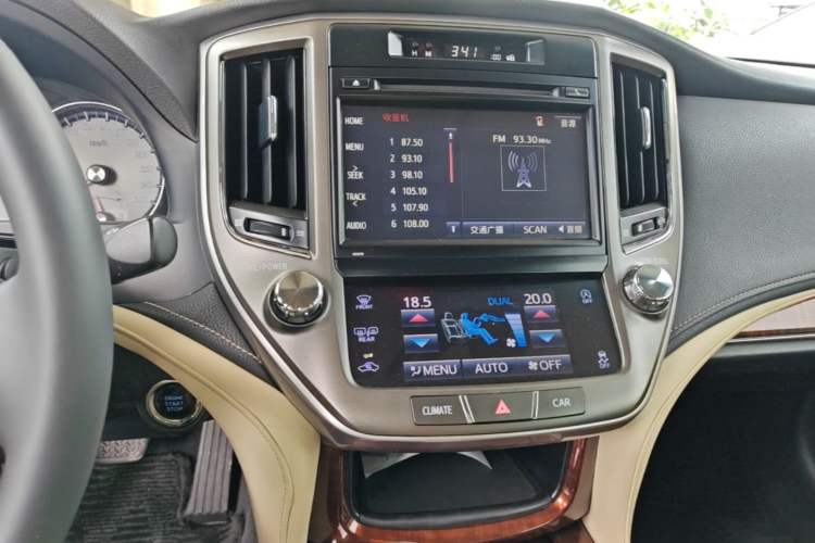 Used Toyota Crown 2015 2.0T Fashion Edition Audio And AC Panel