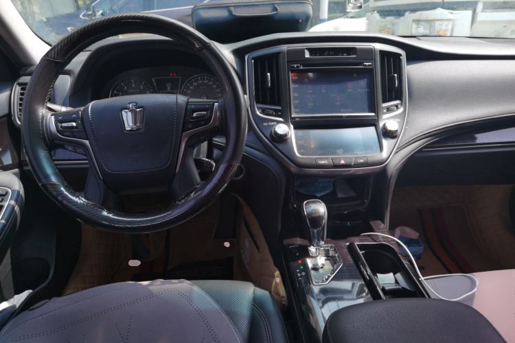 Used Toyota Crown 2015 2.0T Fashion Edition Center Console