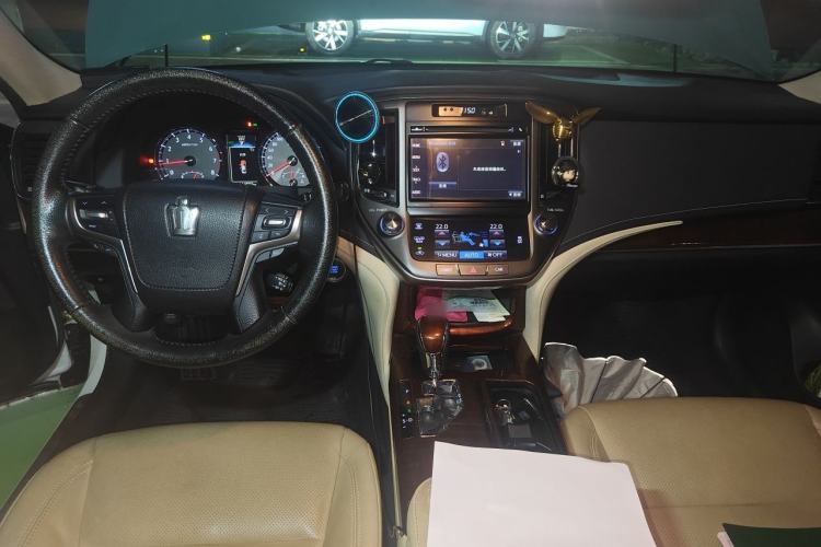 Used Toyota Crown 2015 2.5L Fashion Limited Edition Center Console