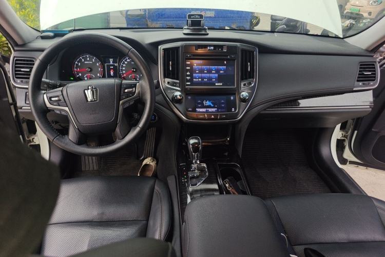 Used Toyota Crown 2015 2.0T Fashion Edition Center Console