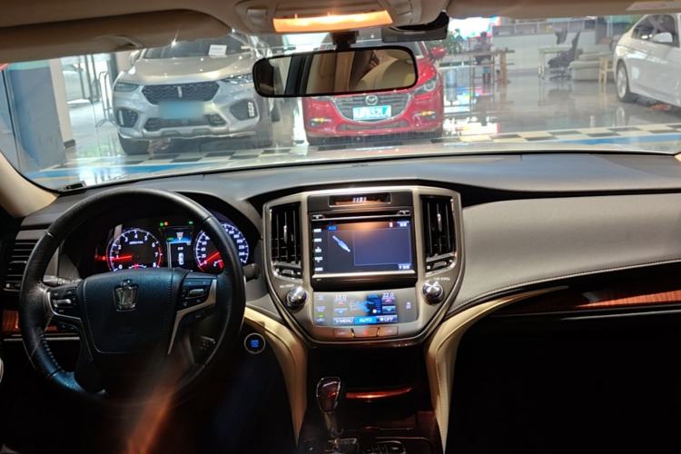 Used Toyota Crown 2015 2.5L Smart Edition Center Console