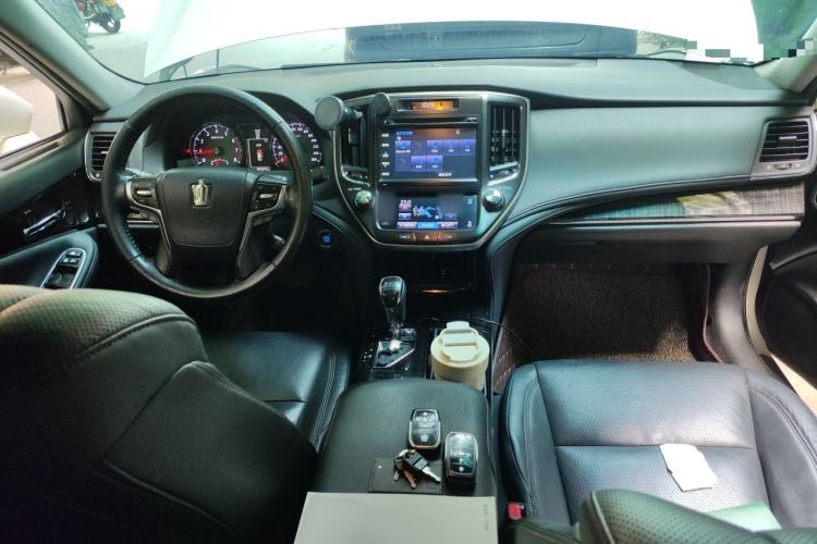 Used Toyota Crown 2015 2.0T Fashion Edition Center Console