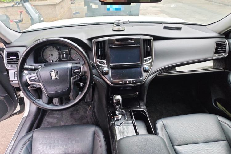 Used Toyota Crown 2015 2.0T Fashion Edition Center Console