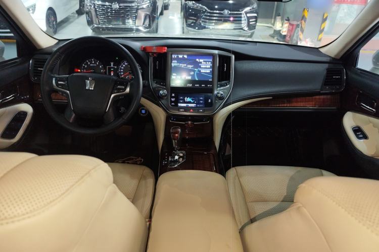 Used Toyota Crown 2015 2.5L Elite Edition Center Console