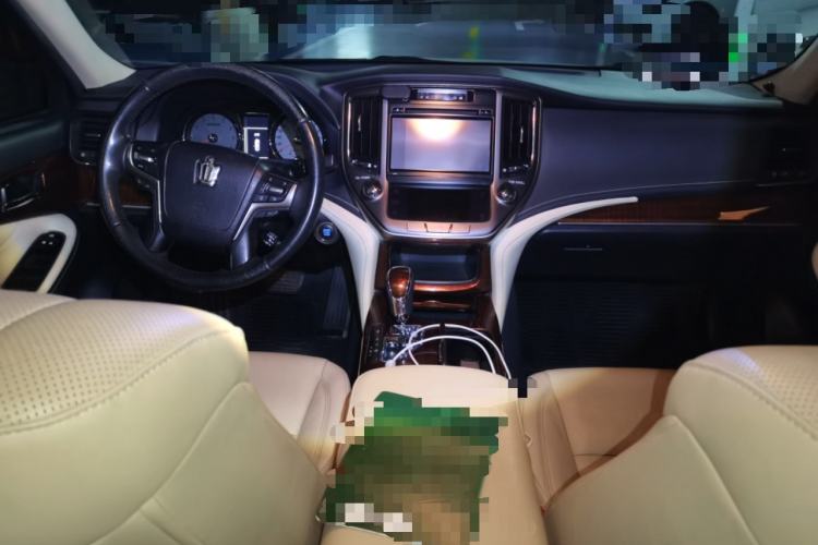 Used Toyota Crown 2015 2.0T Fashion Edition Center Console