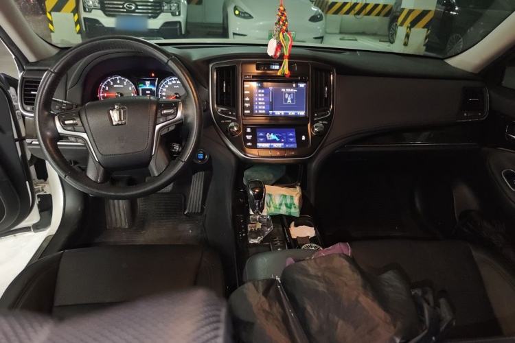 Used Toyota Crown 2015 2.5L Smart Edition Center Console