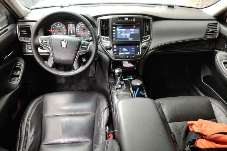 Used Toyota Crown 2015 2.0T Fashion Edition Center Console